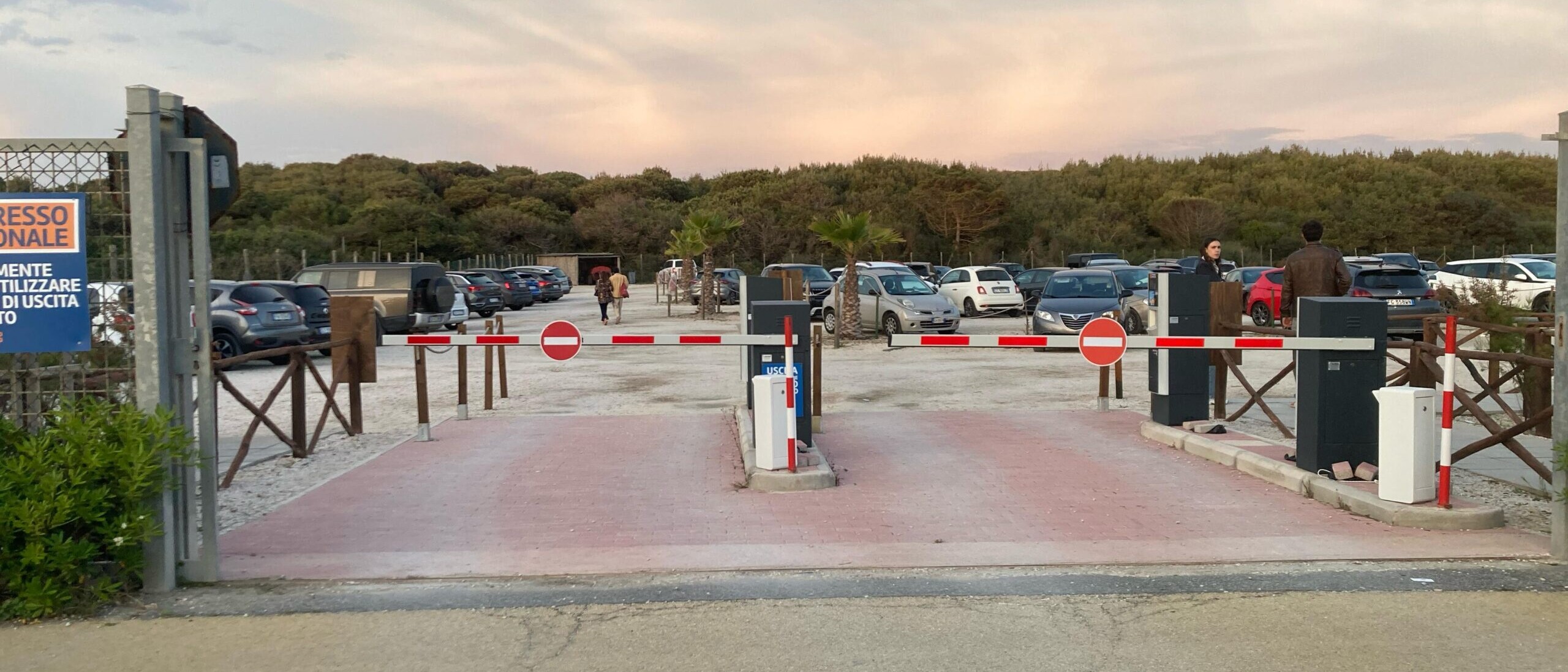 Accessi sistema di parcheggio automatizzato a Fregene