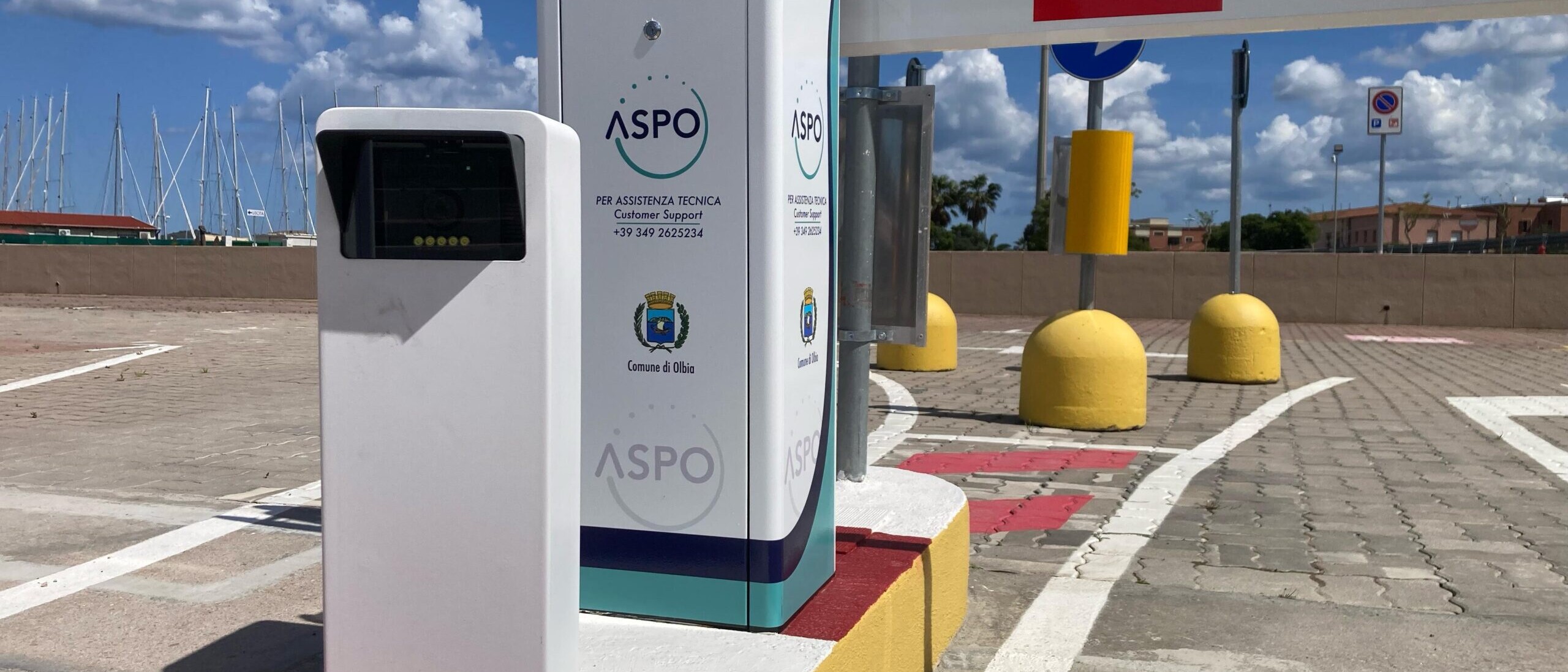Colonna controllo accessi con riconoscimento automatico della targa